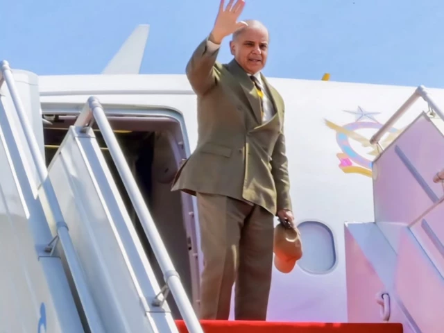  PM Shehbaz departs for Saudi Arabia